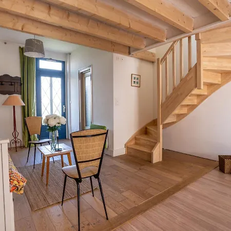 Casa de Férias La Pierre Fleurie By Interhome