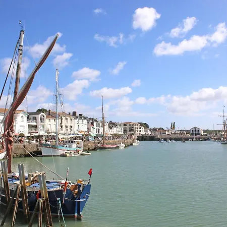 La Pierre Fleurie By Interhome *